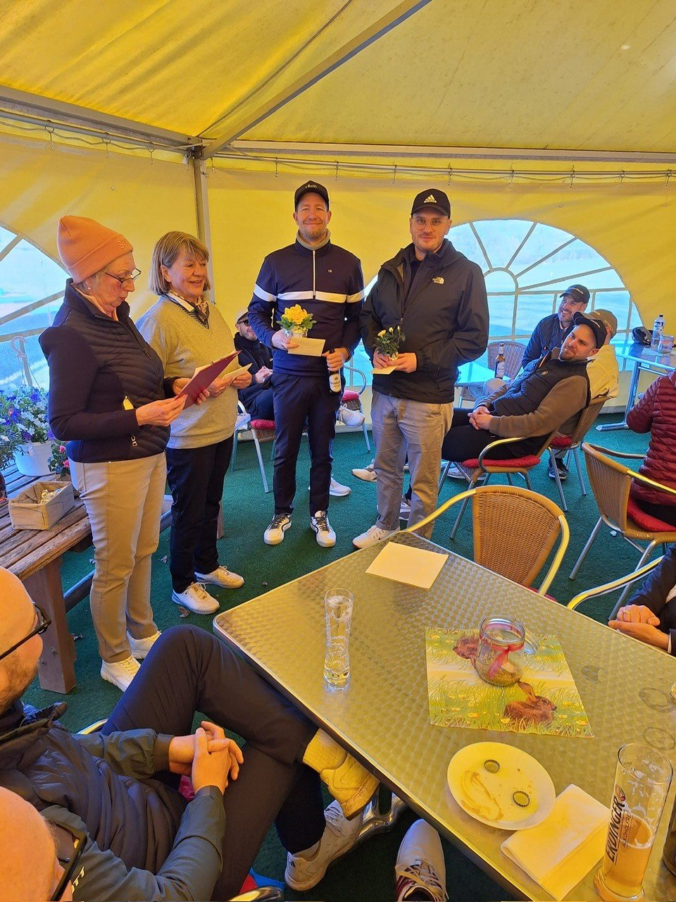 Siegerehrung%20im%20Zelt%209