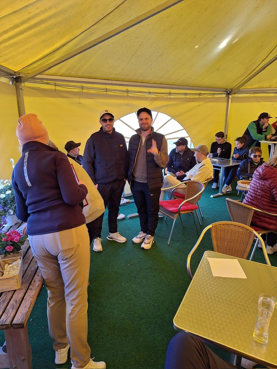 Siegerehrung%20im%20Zelt%208