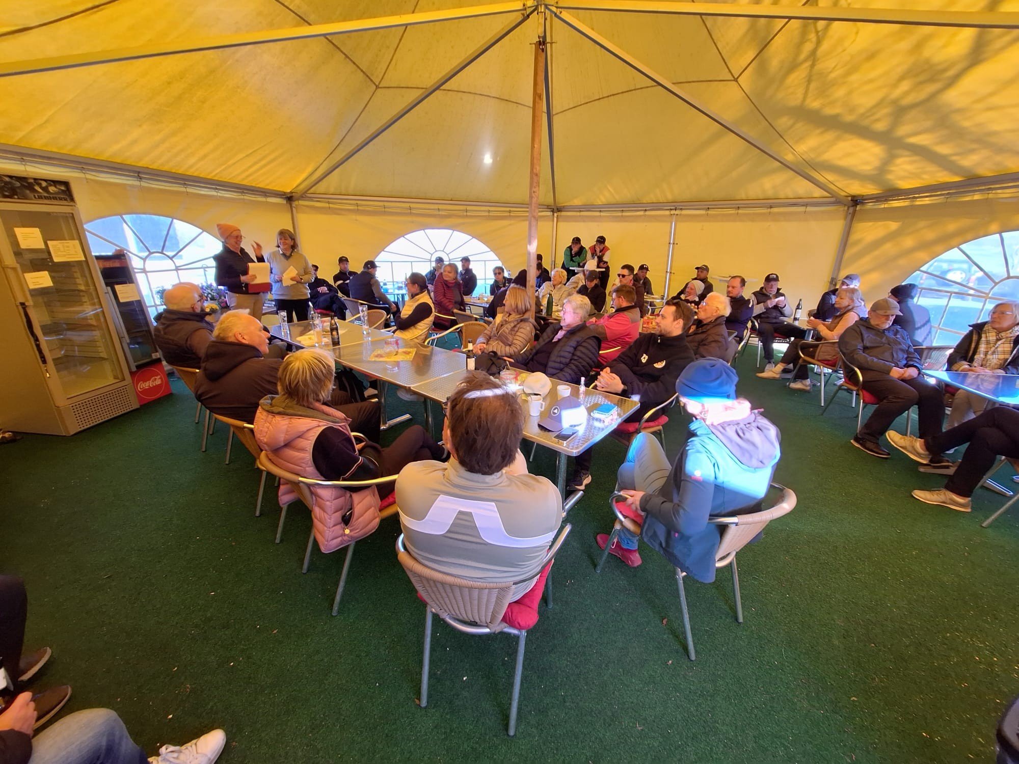 Siegerehrung%20im%20Zelt%205