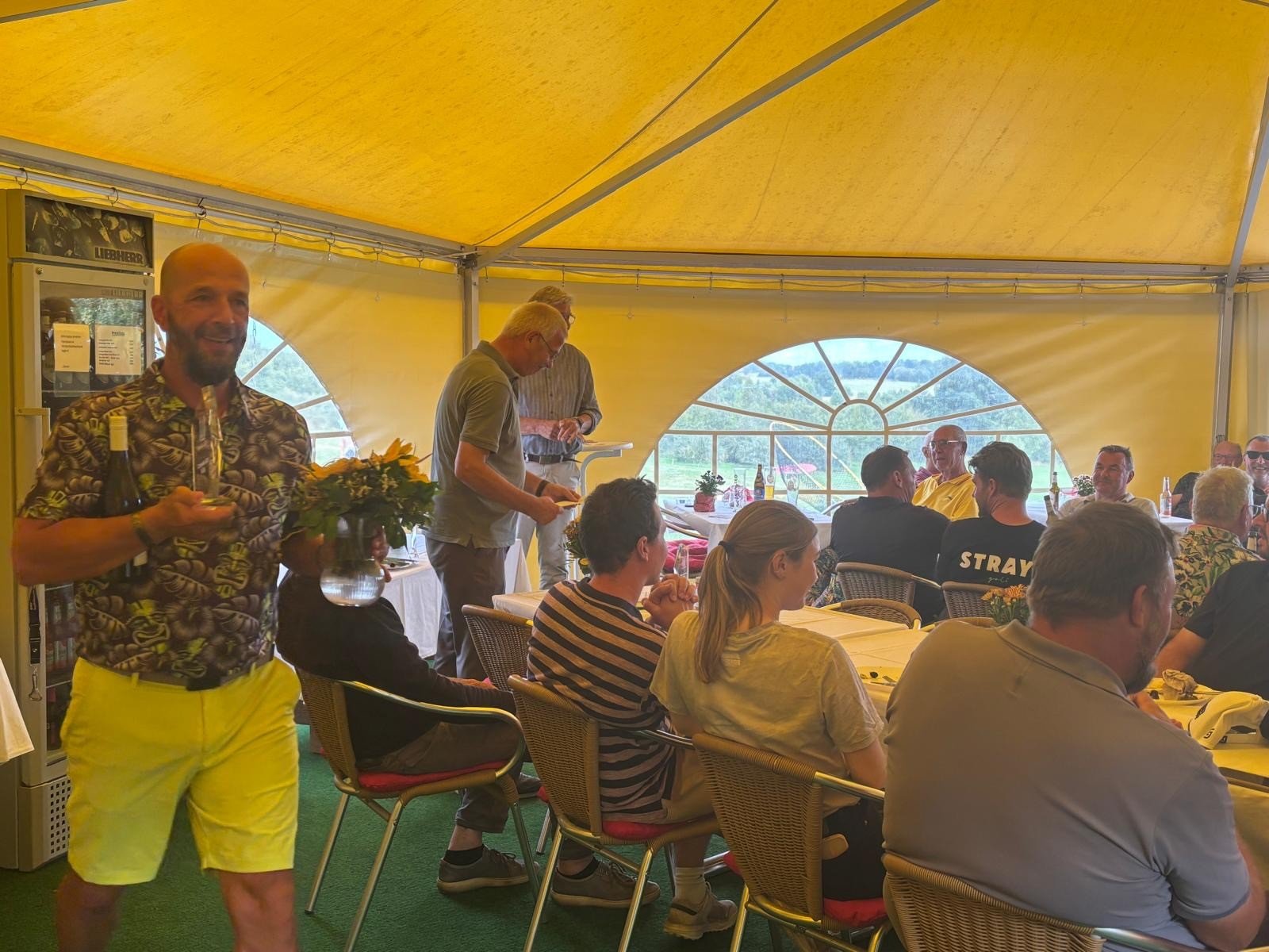 Im%20Zelt4 Im%20Zelt4