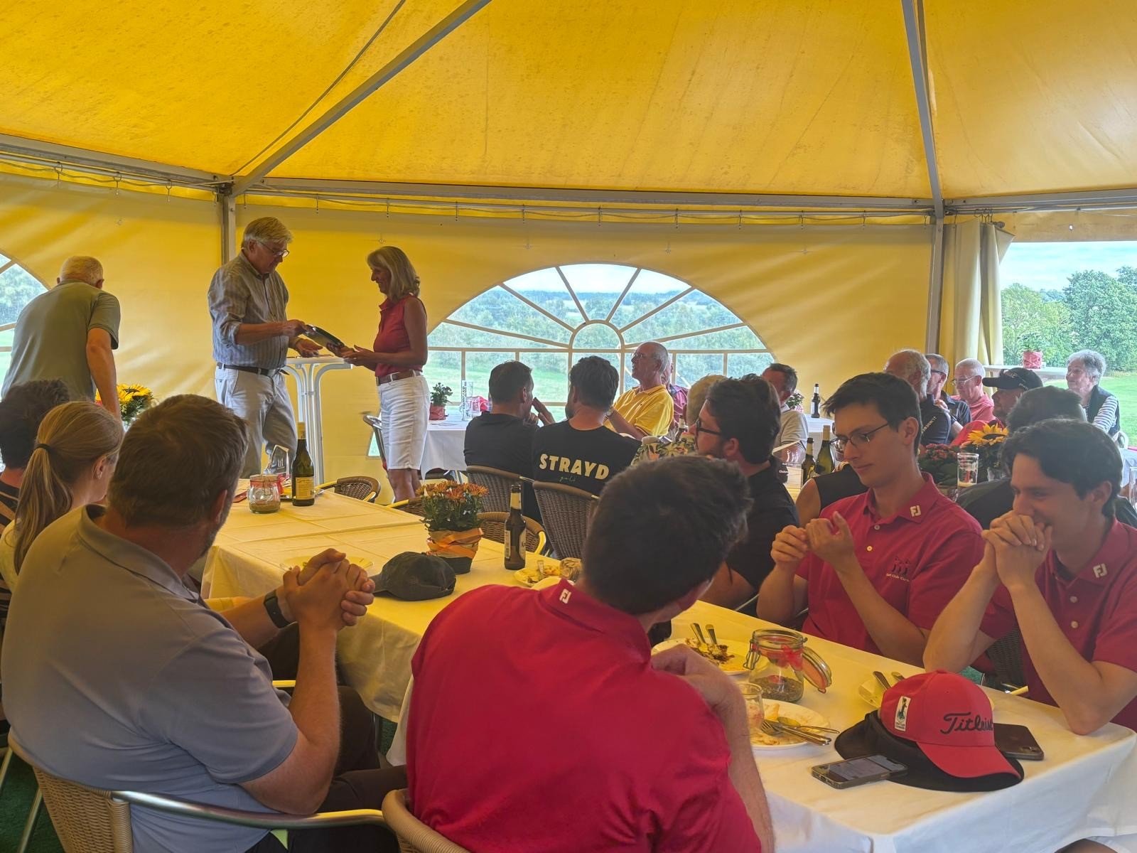 Im%20Zelt3 Im%20Zelt3